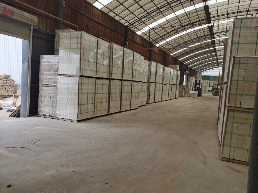 河南省莫來石隔熱磚_莫來石生產(chǎn)廠家河南_鄭州平順耐材 莫來石保溫磚_莫來石磚價(jià)格_莫來石聚氫保溫磚